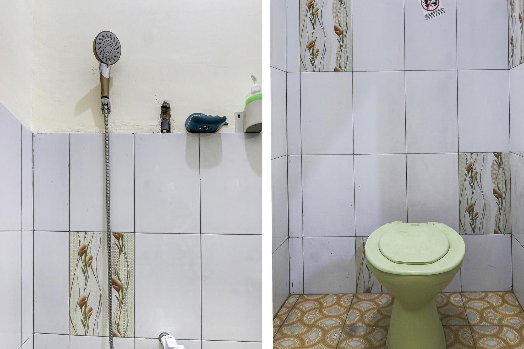 SPOT ON 90780 Gang Tengah Homestay Semarang Bagian luar foto